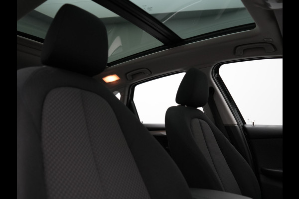 BMW 2 Serie Active Tourer 218i High Executive 136pk Dealer O.H. | Panodak | Voorstoelen Verwarmd | Keyless | LED Koplampen | Cruise Control | Navigatie |