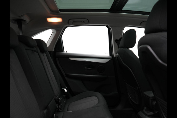 BMW 2 Serie Active Tourer 218i High Executive 136pk Dealer O.H. | Panodak | Voorstoelen Verwarmd | Keyless | LED Koplampen | Cruise Control | Navigatie |