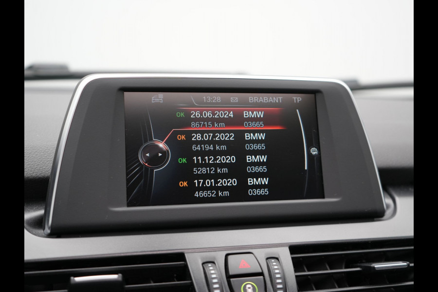 BMW 2 Serie Active Tourer 218i High Executive 136pk Dealer O.H. | Panodak | Voorstoelen Verwarmd | Keyless | LED Koplampen | Cruise Control | Navigatie |