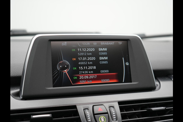 BMW 2 Serie Active Tourer 218i High Executive 136pk Dealer O.H. | Panodak | Voorstoelen Verwarmd | Keyless | LED Koplampen | Cruise Control | Navigatie |
