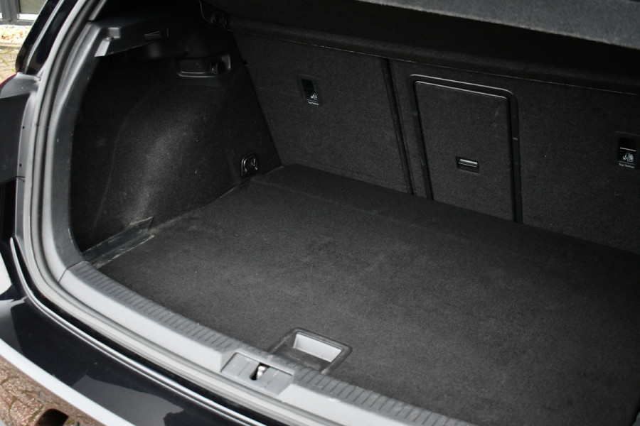 Volkswagen Golf 2.0 TSI GTI Performance Pano ACC 19inch Keyless Alcantara