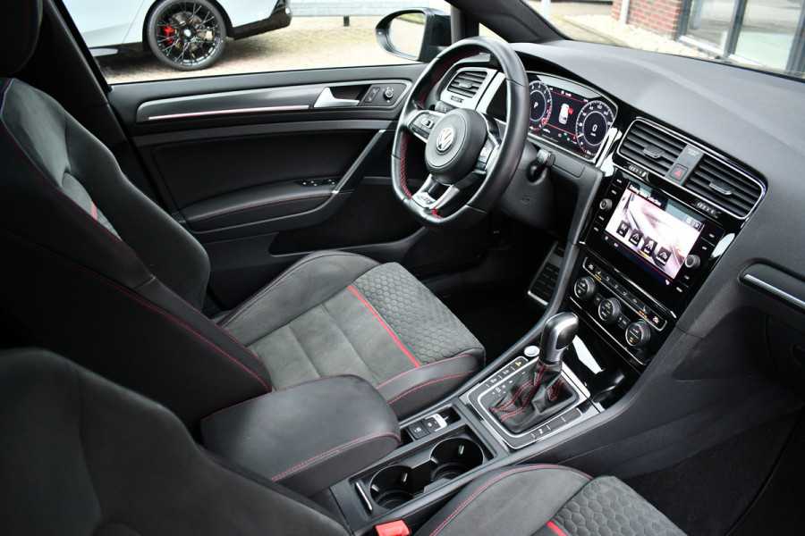 Volkswagen Golf 2.0 TSI GTI Performance Pano ACC 19inch Keyless Alcantara