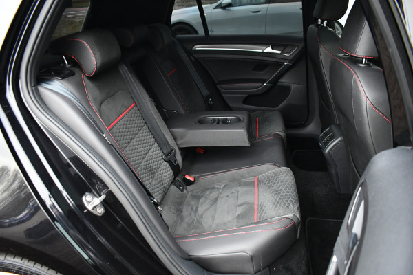 Volkswagen Golf 2.0 TSI GTI Performance Pano ACC 19inch Keyless Alcantara