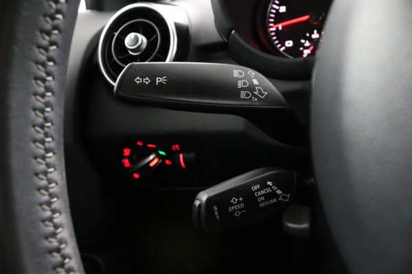 Audi A1 Sportback 1.0 TFSI Sport S line*AUTOM.*A/C*CRUISE*