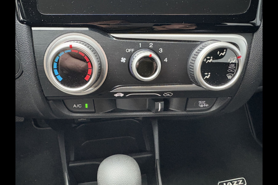 Honda Jazz 1.3 i-VTEC Comfort Automaat NAVI/CRUISE/AIRCO/DAB/PDC/TREKHAAK/STOELVERWARMING