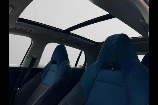 Lynk & Co RS Shadow Edition 1.5 262PK Pano 360 Camera Navi Adapt cruise 262PK Elekr. Achterklep