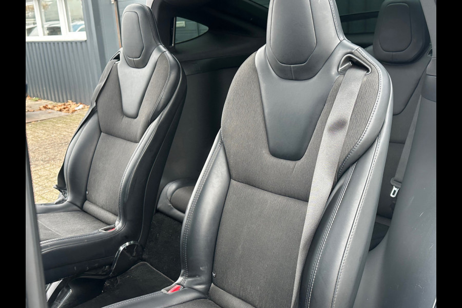 Tesla Model X 75D Base 6p.