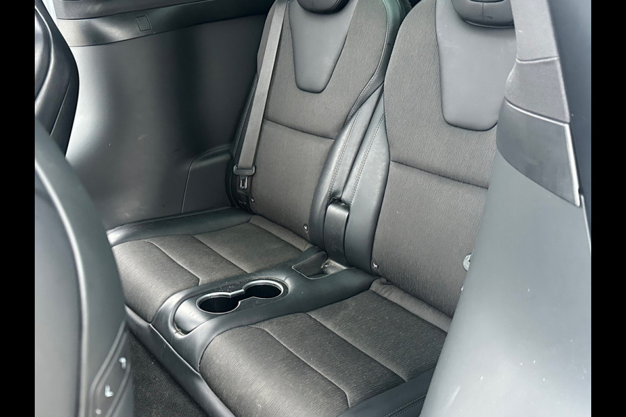 Tesla Model X 75D Base 6p.