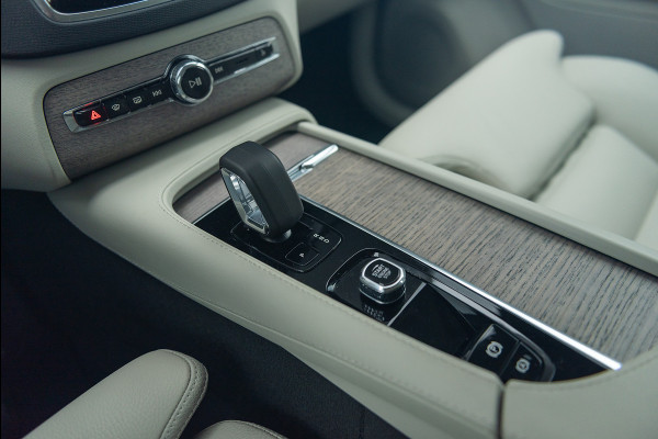 Volvo XC90 T8 Aut. LongRange Plus Bright Leder ACC Parkeercamera Trekhaak 455pk