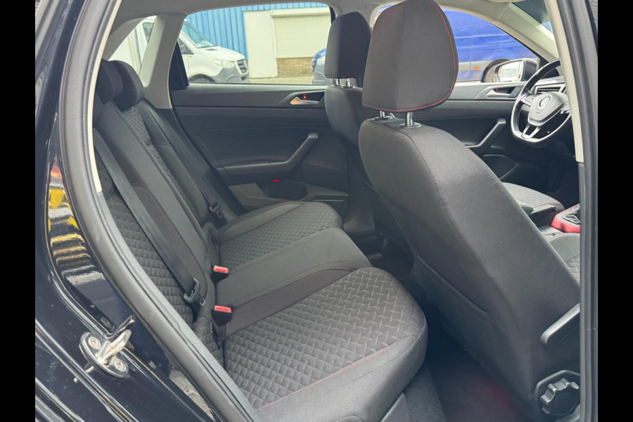 Volkswagen Polo 1.0 TSI Highline Business - Navigatie / Apple CarPlay I Airco I Sport velgen I LED I Dealer onderhouden