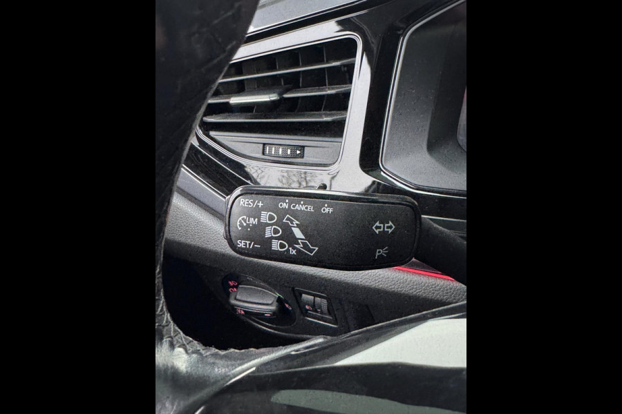 Volkswagen Polo 1.0 TSI Highline Business - Navigatie / Apple CarPlay I Airco I Sport velgen I LED I Dealer onderhouden