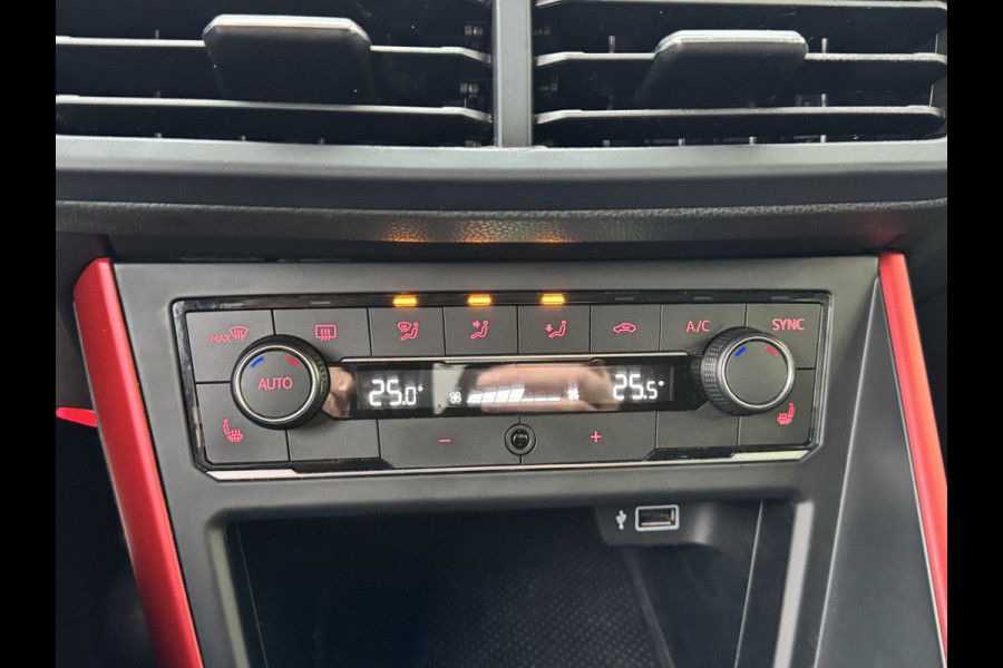 Volkswagen Polo 1.0 TSI Highline Business - Navigatie / Apple CarPlay I Airco I Sport velgen I LED I Dealer onderhouden