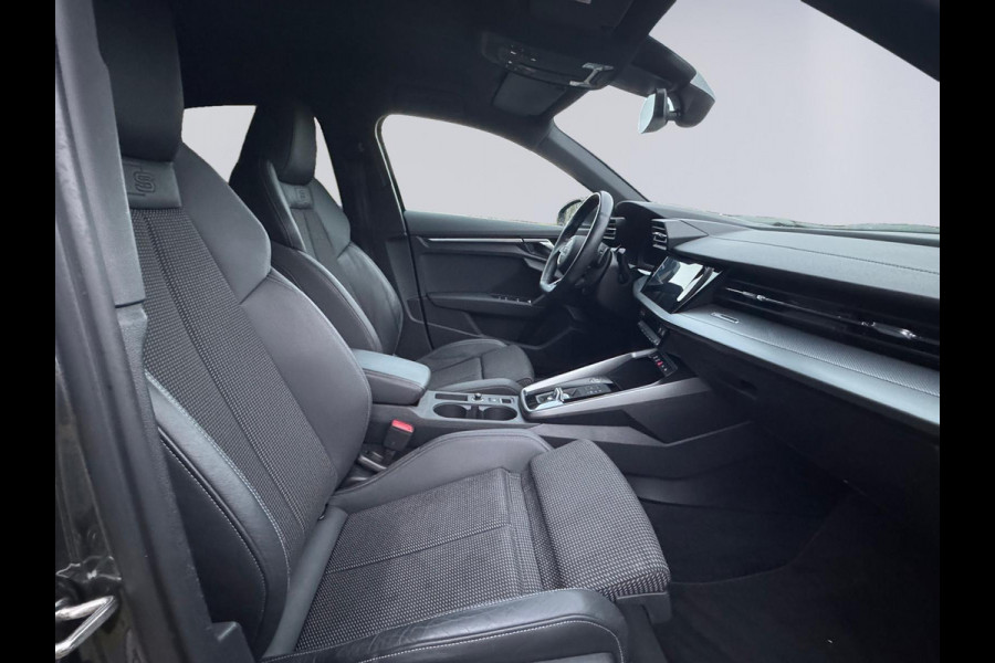 Audi A3 Limousine 30 TFSI S edition, 2 X S- LINE,matrix led, daytona grijs, 1 e eigenaar, 1/2 leder, 's, NL auto nap