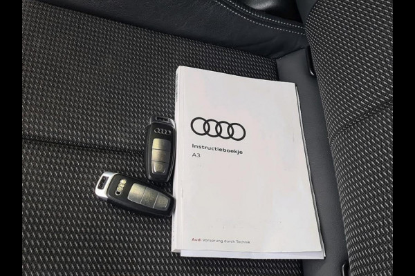 Audi A3 Limousine 30 TFSI S edition, 2 X S- LINE,matrix led, daytona grijs, 1 e eigenaar, 1/2 leder, 's, NL auto nap