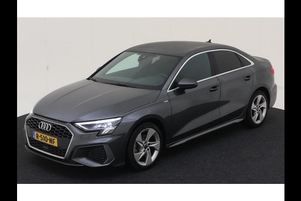 Audi A3 Limousine 30 TFSI S edition, 2 X S- LINE,matrix led, daytona grijs, 1 e eigenaar, 1/2 leder, 's, NL auto nap