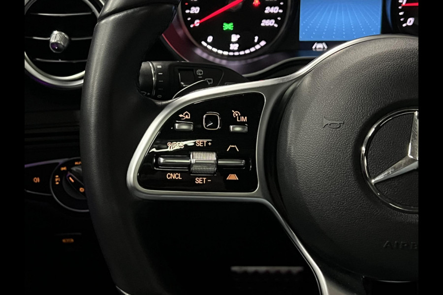 Mercedes-Benz GLC 300e 4MATIC *17.762KM | AMG | Open dak | Adaptive cruise | Stoel-/stuurverwarming