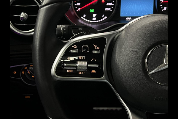 Mercedes-Benz GLC 300e 4MATIC *17.762KM | AMG | Open dak | Adaptive cruise | Stoel-/stuurverwarming