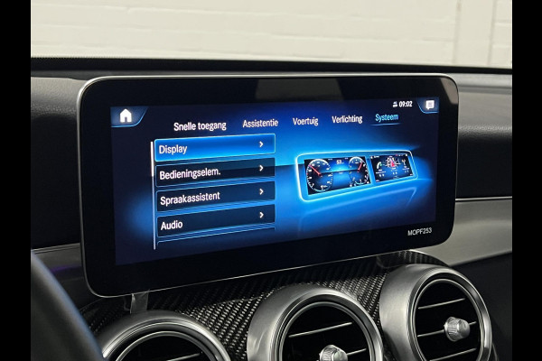 Mercedes-Benz GLC 300e 4MATIC *17.762KM | AMG | Open dak | Adaptive cruise | Stoel-/stuurverwarming