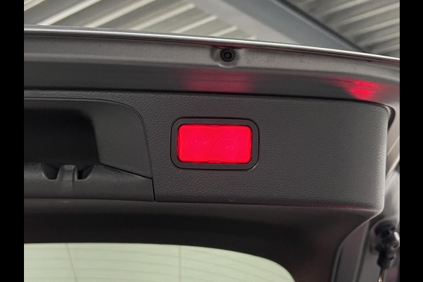 Mercedes-Benz GLC 300e 4MATIC *17.762KM | AMG | Open dak | Adaptive cruise | Stoel-/stuurverwarming