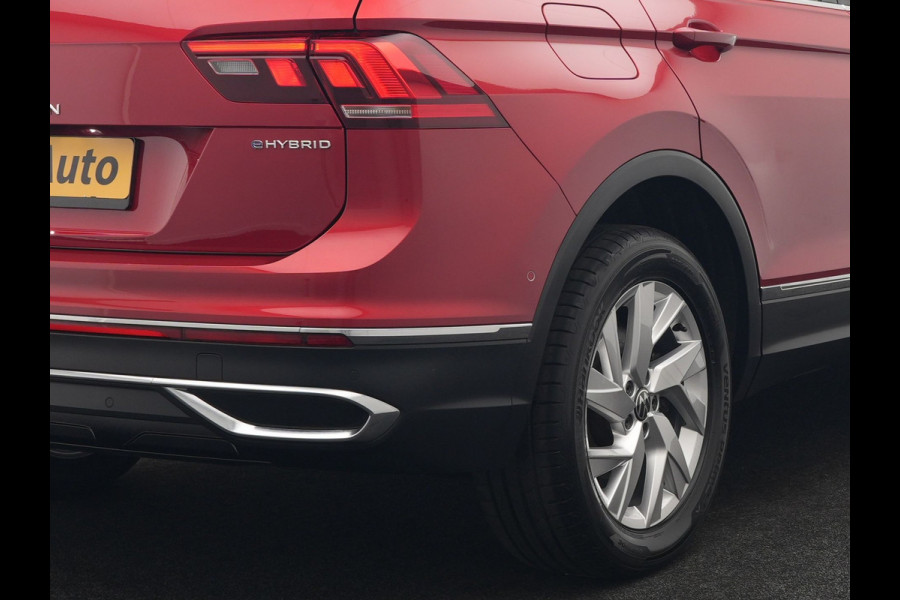 Volkswagen Tiguan 1.4 TSI eHybrid Elegance Plug In Hybrid 245pk Dealer O.H. PHEV | Trekhaak Af Fabriek | Panodak | Head Up | Adaptive Cruise | 360 Camera | Alcantara Stoelen Massage & Verwarmd | IQ Light | Sfeerverlichting | Stuur Verwarmd | Apple Carplay |