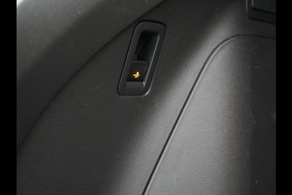 Volkswagen Tiguan 1.4 TSI eHybrid Elegance Plug In Hybrid 245pk Dealer O.H. PHEV | Trekhaak Af Fabriek | Panodak | Head Up | Adaptive Cruise | 360 Camera | Alcantara Stoelen Massage & Verwarmd | IQ Light | Sfeerverlichting | Stuur Verwarmd | Apple Carplay |