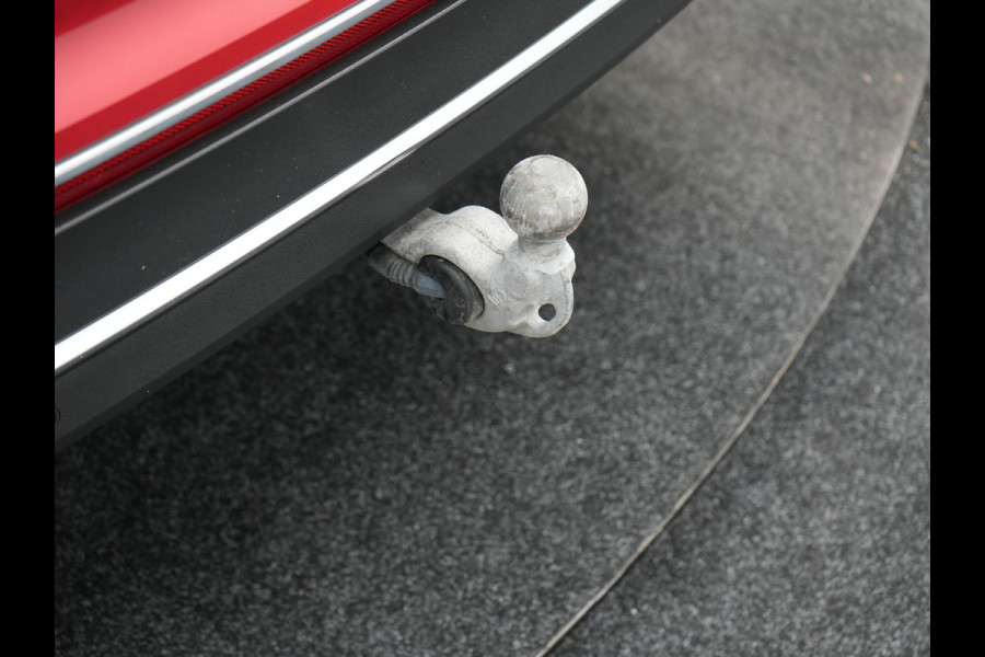 Volkswagen Tiguan 1.4 TSI eHybrid Elegance Plug In Hybrid 245pk Dealer O.H. PHEV | Trekhaak Af Fabriek | Panodak | Head Up | Adaptive Cruise | 360 Camera | Alcantara Stoelen Massage & Verwarmd | IQ Light | Sfeerverlichting | Stuur Verwarmd | Apple Carplay |