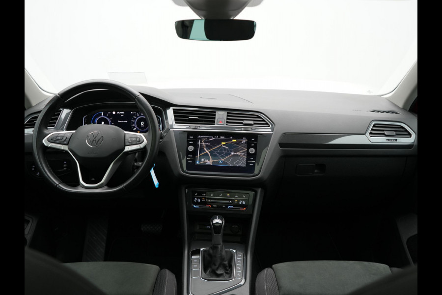 Volkswagen Tiguan 1.4 TSI eHybrid Elegance Plug In Hybrid 245pk Dealer O.H. PHEV | Trekhaak Af Fabriek | Panodak | Head Up | Adaptive Cruise | 360 Camera | Alcantara Stoelen Massage & Verwarmd | IQ Light | Sfeerverlichting | Stuur Verwarmd | Apple Carplay |