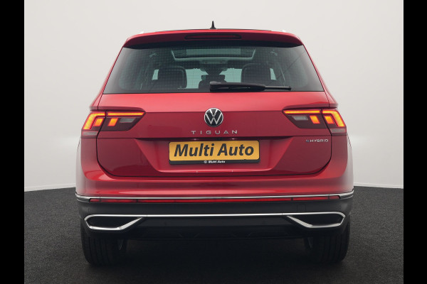 Volkswagen Tiguan 1.4 TSI eHybrid Elegance Plug In Hybrid 245pk Dealer O.H. PHEV | Trekhaak Af Fabriek | Panodak | Head Up | Adaptive Cruise | 360 Camera | Alcantara Stoelen Massage & Verwarmd | IQ Light | Sfeerverlichting | Stuur Verwarmd | Apple Carplay |