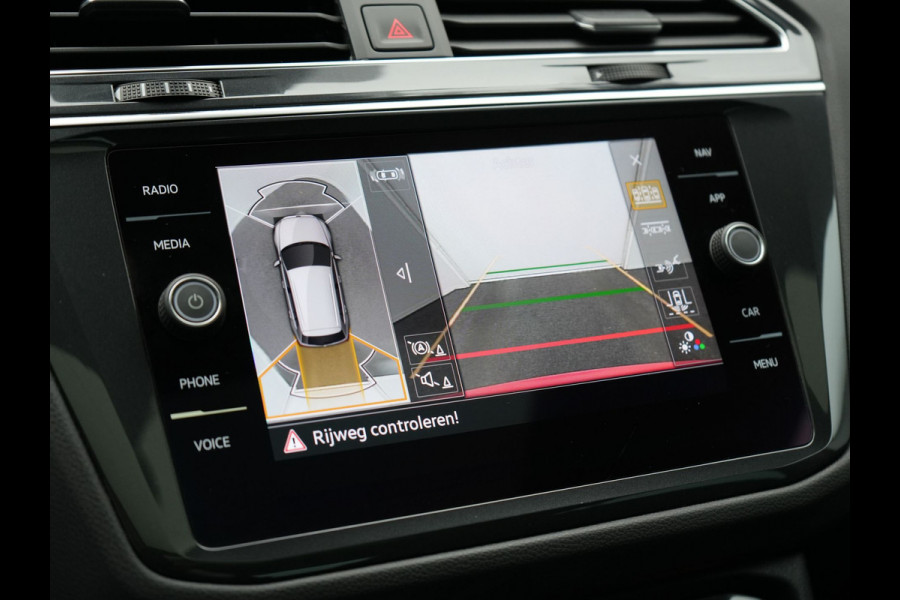 Volkswagen Tiguan 1.4 TSI eHybrid Elegance Plug In Hybrid 245pk Dealer O.H. PHEV | Trekhaak Af Fabriek | Panodak | Head Up | Adaptive Cruise | 360 Camera | Alcantara Stoelen Massage & Verwarmd | IQ Light | Sfeerverlichting | Stuur Verwarmd | Apple Carplay |