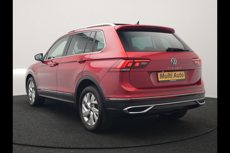 Volkswagen Tiguan 1.4 TSI eHybrid Elegance Plug In Hybrid 245pk Dealer O.H. PHEV | Trekhaak Af Fabriek | Panodak | Head Up | Adaptive Cruise | 360 Camera | Alcantara Stoelen Massage & Verwarmd | IQ Light | Sfeerverlichting | Stuur Verwarmd | Apple Carplay |