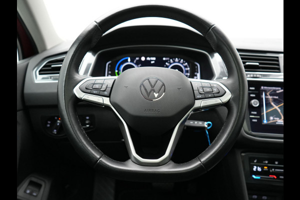 Volkswagen Tiguan 1.4 TSI eHybrid Elegance Plug In Hybrid 245pk Dealer O.H. PHEV | Trekhaak Af Fabriek | Panodak | Head Up | Adaptive Cruise | 360 Camera | Alcantara Stoelen Massage & Verwarmd | IQ Light | Sfeerverlichting | Stuur Verwarmd | Apple Carplay |