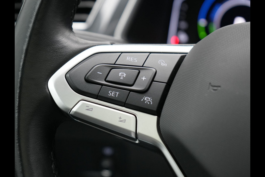 Volkswagen Tiguan 1.4 TSI eHybrid Elegance Plug In Hybrid 245pk Dealer O.H. PHEV | Trekhaak Af Fabriek | Panodak | Head Up | Adaptive Cruise | 360 Camera | Alcantara Stoelen Massage & Verwarmd | IQ Light | Sfeerverlichting | Stuur Verwarmd | Apple Carplay |