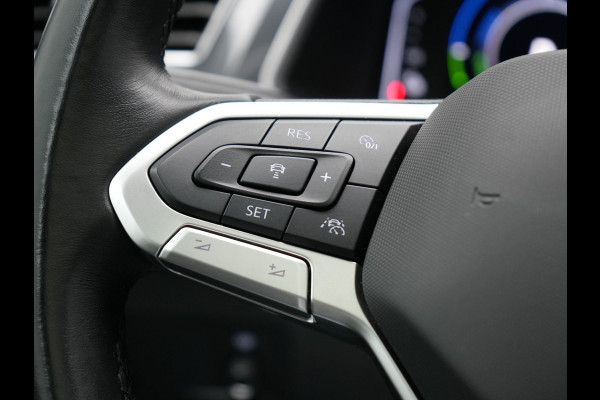 Volkswagen Tiguan 1.4 TSI eHybrid Elegance Plug In Hybrid 245pk Dealer O.H. PHEV | Trekhaak Af Fabriek | Panodak | Head Up | Adaptive Cruise | 360 Camera | Alcantara Stoelen Massage & Verwarmd | IQ Light | Sfeerverlichting | Stuur Verwarmd | Apple Carplay |