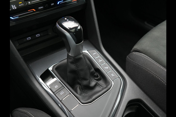 Volkswagen Tiguan 1.4 TSI eHybrid Elegance Plug In Hybrid 245pk Dealer O.H. PHEV | Trekhaak Af Fabriek | Panodak | Head Up | Adaptive Cruise | 360 Camera | Alcantara Stoelen Massage & Verwarmd | IQ Light | Sfeerverlichting | Stuur Verwarmd | Apple Carplay |