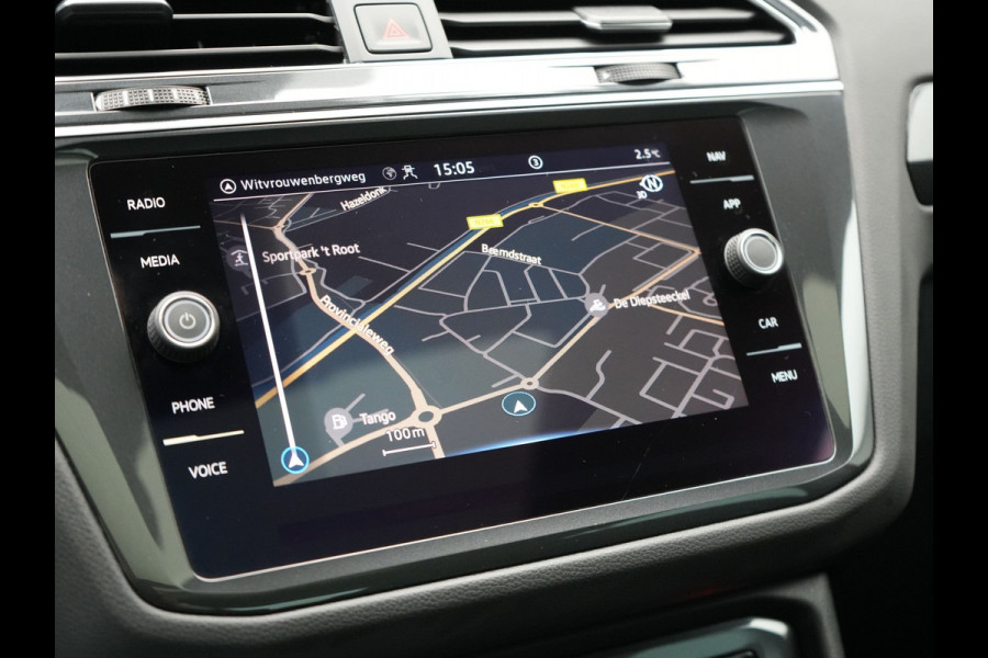 Volkswagen Tiguan 1.4 TSI eHybrid Elegance Plug In Hybrid 245pk Dealer O.H. PHEV | Trekhaak Af Fabriek | Panodak | Head Up | Adaptive Cruise | 360 Camera | Alcantara Stoelen Massage & Verwarmd | IQ Light | Sfeerverlichting | Stuur Verwarmd | Apple Carplay |