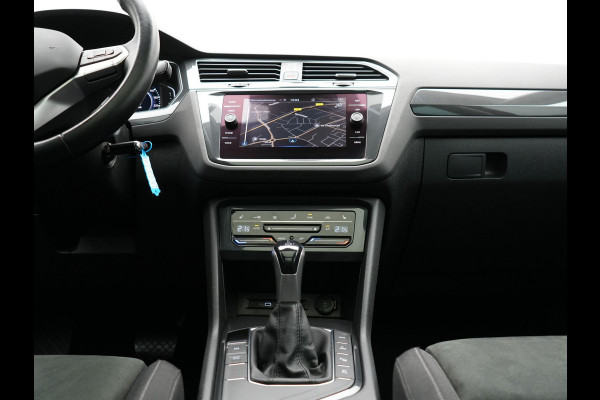 Volkswagen Tiguan 1.4 TSI eHybrid Elegance Plug In Hybrid 245pk Dealer O.H. PHEV | Trekhaak Af Fabriek | Panodak | Head Up | Adaptive Cruise | 360 Camera | Alcantara Stoelen Massage & Verwarmd | IQ Light | Sfeerverlichting | Stuur Verwarmd | Apple Carplay |