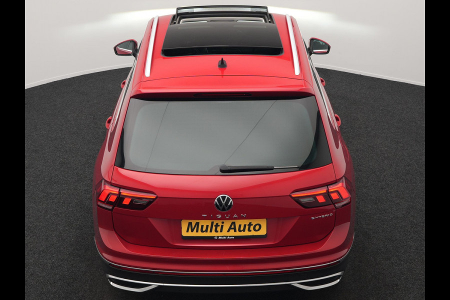 Volkswagen Tiguan 1.4 TSI eHybrid Elegance Plug In Hybrid 245pk Dealer O.H. PHEV | Trekhaak Af Fabriek | Panodak | Head Up | Adaptive Cruise | 360 Camera | Alcantara Stoelen Massage & Verwarmd | IQ Light | Sfeerverlichting | Stuur Verwarmd | Apple Carplay |