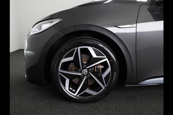 Volkswagen ID.3 First Plus 58 kWh 204 pk | Navigatie | Parkeersensoren | Achteruitrijcamera | Stoelverwarming | Apple Carplay/Android Auto | Matrix LED koplampen |