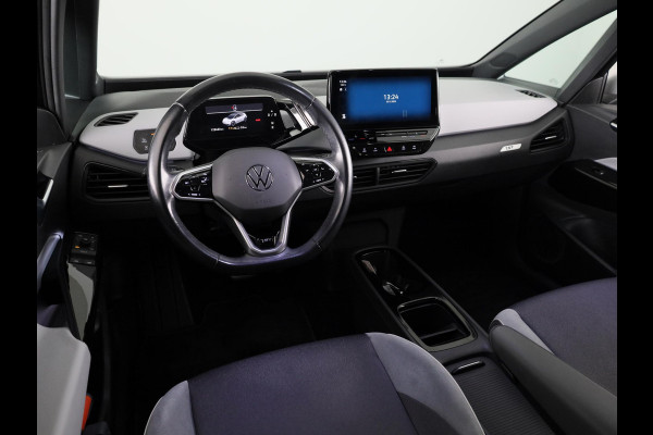 Volkswagen ID.3 First Plus 58 kWh 204 pk | Navigatie | Parkeersensoren | Achteruitrijcamera | Stoelverwarming | Apple Carplay/Android Auto | Matrix LED koplampen |