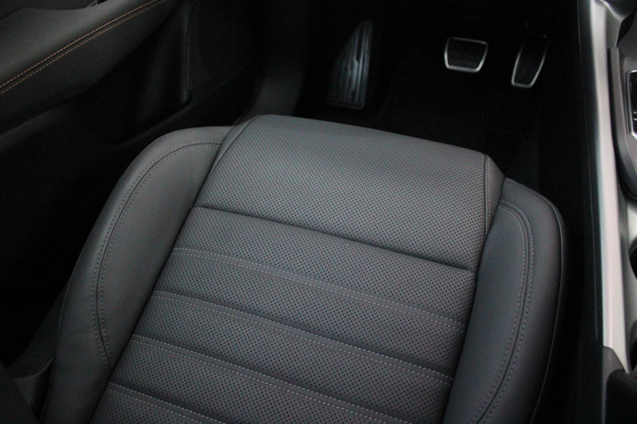 Alfa Romeo Tonale 1.3T PHEV 280PK VELOCE Q4 | PANORAMISCH SCHUIF / KANTELDAK | LEDEREN BEKLEDING | VOORSTOELEN / STUUR VERWARMD | VOORSTOELEN GEVENTILEERD | VOORSTOELEN ELEKTRISCH VERSTELBAAR | DRAADLOOS APPLE CARPLAY / ANDROID AUTO | 360° CAMERA | AUTOMATISCH DIMMENDE BUITENSPIEGELS | 20"INCH LICHTMETALEN VELGEN | ADAPTIVE CRUISE CONTROL | KEYLESS ENTRY / START | ELEKTRISCH BEDIENBARE ACHTERKLEP | DRAADLOZE TELEFOONLADER | AMBIENT LIGHTING | DONKERE HEMELBEKLEDING | SCHAKELFLIPPERS AAN HET STUUR | VERWARMDE RUITENSPROEIERS |