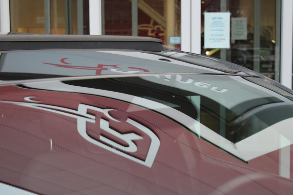 Alfa Romeo Tonale 1.3T PHEV 280PK VELOCE Q4 | PANORAMISCH SCHUIF / KANTELDAK | LEDEREN BEKLEDING | VOORSTOELEN / STUUR VERWARMD | VOORSTOELEN GEVENTILEERD | VOORSTOELEN ELEKTRISCH VERSTELBAAR | DRAADLOOS APPLE CARPLAY / ANDROID AUTO | 360° CAMERA | AUTOMATISCH DIMMENDE BUITENSPIEGELS | 20"INCH LICHTMETALEN VELGEN | ADAPTIVE CRUISE CONTROL | KEYLESS ENTRY / START | ELEKTRISCH BEDIENBARE ACHTERKLEP | DRAADLOZE TELEFOONLADER | AMBIENT LIGHTING | DONKERE HEMELBEKLEDING | SCHAKELFLIPPERS AAN HET STUUR | VERWARMDE RUITENSPROEIERS |