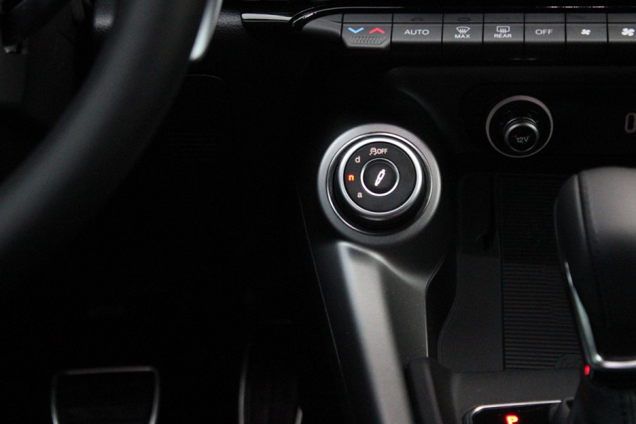 Alfa Romeo Tonale 1.3T PHEV 280PK VELOCE Q4 | PANORAMISCH SCHUIF / KANTELDAK | LEDEREN BEKLEDING | VOORSTOELEN / STUUR VERWARMD | VOORSTOELEN GEVENTILEERD | VOORSTOELEN ELEKTRISCH VERSTELBAAR | DRAADLOOS APPLE CARPLAY / ANDROID AUTO | 360° CAMERA | AUTOMATISCH DIMMENDE BUITENSPIEGELS | 20"INCH LICHTMETALEN VELGEN | ADAPTIVE CRUISE CONTROL | KEYLESS ENTRY / START | ELEKTRISCH BEDIENBARE ACHTERKLEP | DRAADLOZE TELEFOONLADER | AMBIENT LIGHTING | DONKERE HEMELBEKLEDING | SCHAKELFLIPPERS AAN HET STUUR | VERWARMDE RUITENSPROEIERS |