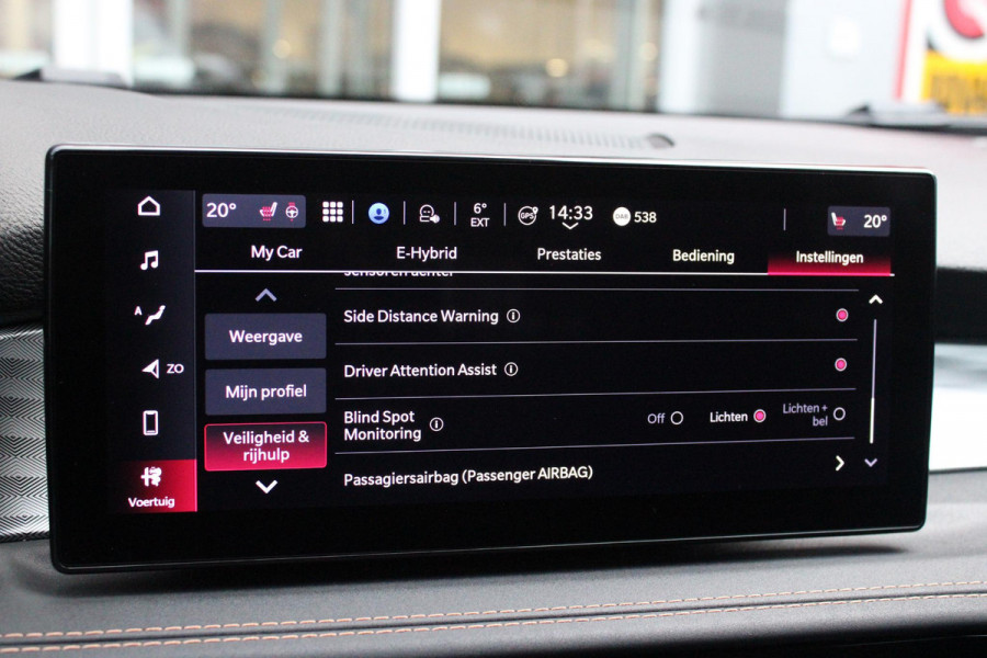 Alfa Romeo Tonale 1.3T PHEV 280PK VELOCE Q4 | PANORAMISCH SCHUIF / KANTELDAK | LEDEREN BEKLEDING | VOORSTOELEN / STUUR VERWARMD | VOORSTOELEN GEVENTILEERD | VOORSTOELEN ELEKTRISCH VERSTELBAAR | DRAADLOOS APPLE CARPLAY / ANDROID AUTO | 360° CAMERA | AUTOMATISCH DIMMENDE BUITENSPIEGELS | 20"INCH LICHTMETALEN VELGEN | ADAPTIVE CRUISE CONTROL | KEYLESS ENTRY / START | ELEKTRISCH BEDIENBARE ACHTERKLEP | DRAADLOZE TELEFOONLADER | AMBIENT LIGHTING | DONKERE HEMELBEKLEDING | SCHAKELFLIPPERS AAN HET STUUR | VERWARMDE RUITENSPROEIERS |