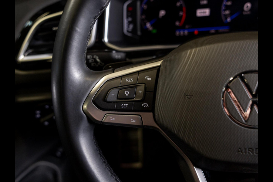 Volkswagen T-Roc 1.5 TSI R-Line Edition / 150pk / Stoel en stuur verwarming / Achteruitrij camera / Keyless /