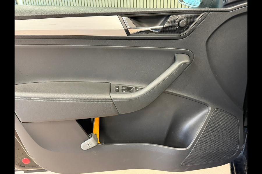 Škoda Rapid Spaceback 1.0 TSI Greentech Drive AUT. TREKHAAK CRUISE CONTROL PARKEERSENSOREN NAVI STOELVERWARMING