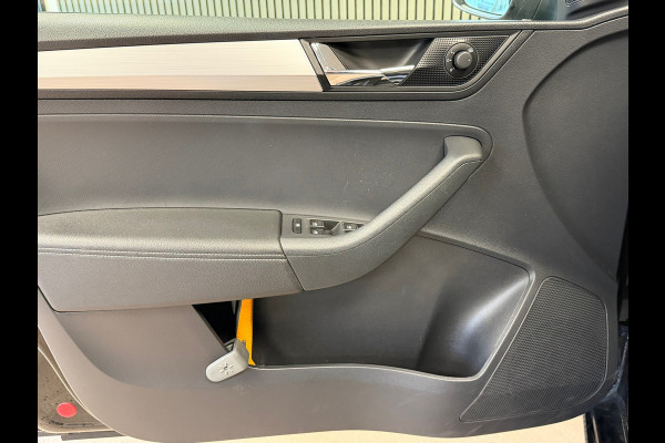 Škoda Rapid Spaceback 1.0 TSI Greentech Drive AUT. TREKHAAK CRUISE CONTROL PARKEERSENSOREN NAVI STOELVERWARMING
