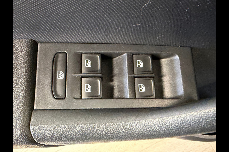 Škoda Rapid Spaceback 1.0 TSI Greentech Drive AUT. TREKHAAK CRUISE CONTROL PARKEERSENSOREN NAVI STOELVERWARMING