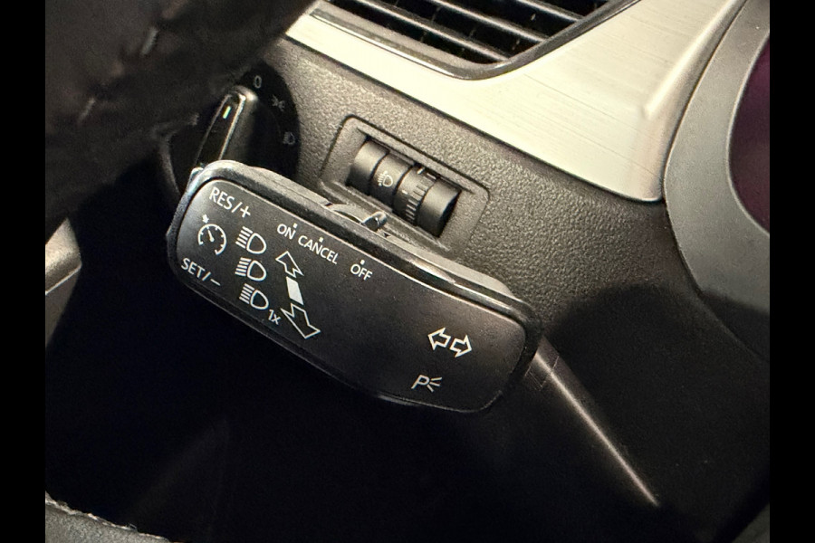 Škoda Rapid Spaceback 1.0 TSI Greentech Drive AUT. TREKHAAK CRUISE CONTROL PARKEERSENSOREN NAVI STOELVERWARMING