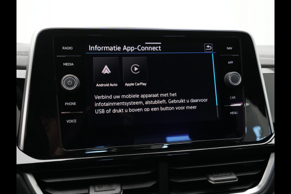 Volkswagen T-Roc 1.5 TSI 150pk DSG R-Line Navi via App Clima Pdc Lm Velgen