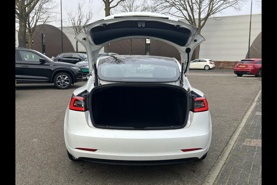 Tesla Model 3 Standard RWD Plus 60 kWh